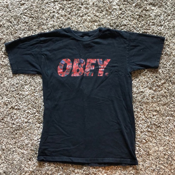 Obey tshirt - Picture 1 of 3